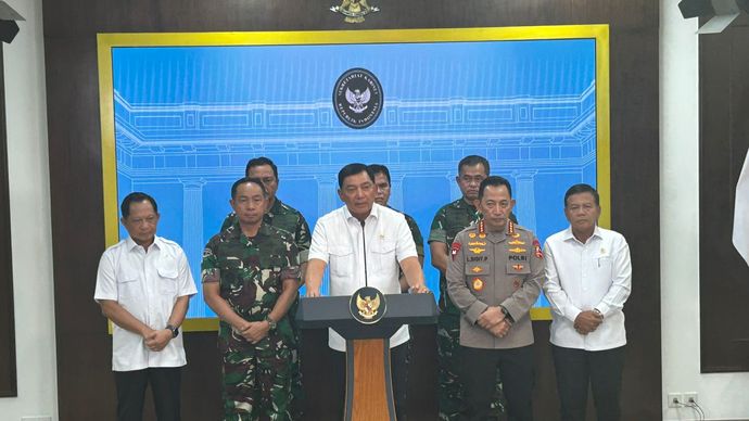 Konferensi Pers Menteri Pertahanan (Menhan) Sjafrie Sjamsoeddin.
