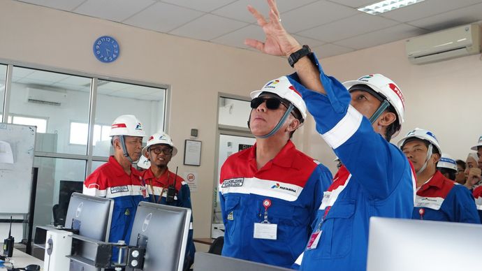 BBM regional Jawa bagian tengah ini merupakan bentuk komitmen manajemen untuk memastikan operasional energi nasional berjalan optimal meski di hari libur
