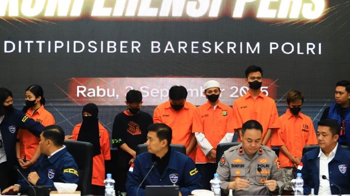 Konferensi pers Direktorat Tindak Pidana Siber Bareskrim Polri terkait penangkapan pemilik akun yang memprovokasi demo berakhir rusuh. 