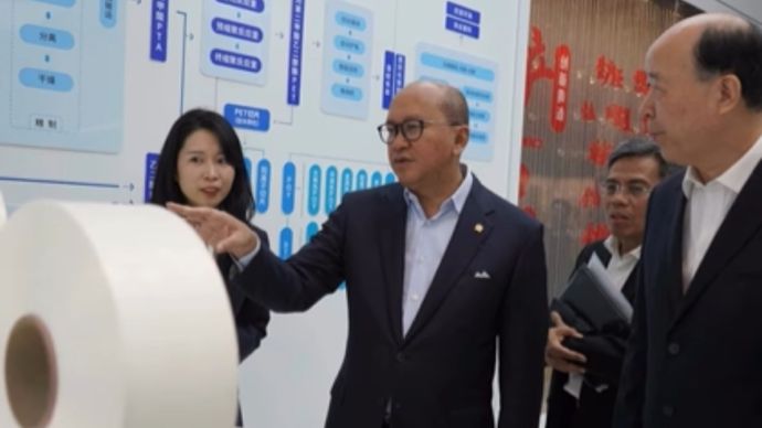 Rosan Roeslani di China