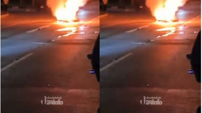 Cikarang &ndash; Sebuah sepeda motor jenis Aerox Alpha mengalami kebakaran di depan kawasan Central Park Meikarta pada Sabtu malam Minggu (6/9/2025) sekitar pukul 23.32 WIB.