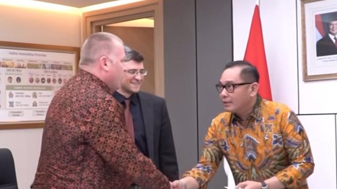 Wakil Menteri Investasi dan Hilirisasi/Wakil Kepala BKPM Todotua Pasaribu menerima audiensi perusahaan konduktor asal Jerman, Vision Electric Super Conductors (VESC). 