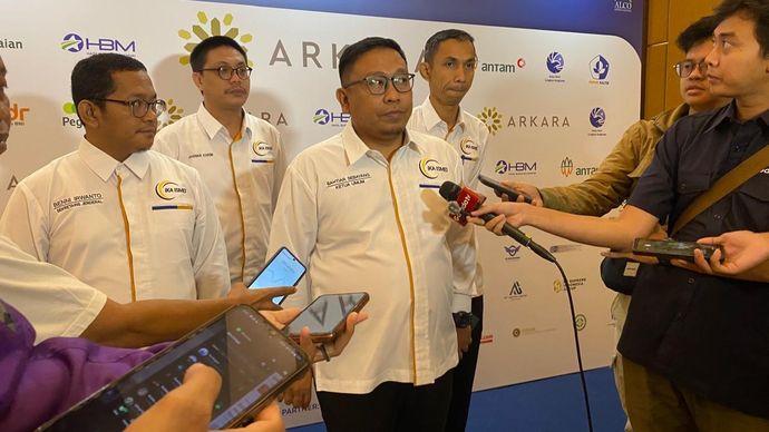 Ketua Umum IKA ISMEI Bahtiar Sebayang di sela pengukuhan dan pelantikan pengurus. 
