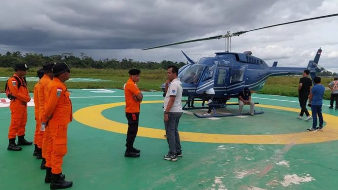 Petugas Kantor SAR Timika menerima arahan untuk melakukan evakuasi kru Helikopter PK-IWS milik Intan Angkasa Air Service yang mengalami musibah di Distrik Jila, Kabupaten Mimika, Papua Tengah, Rabu 10 September 2025. ANTARA/HO-SAR Timika