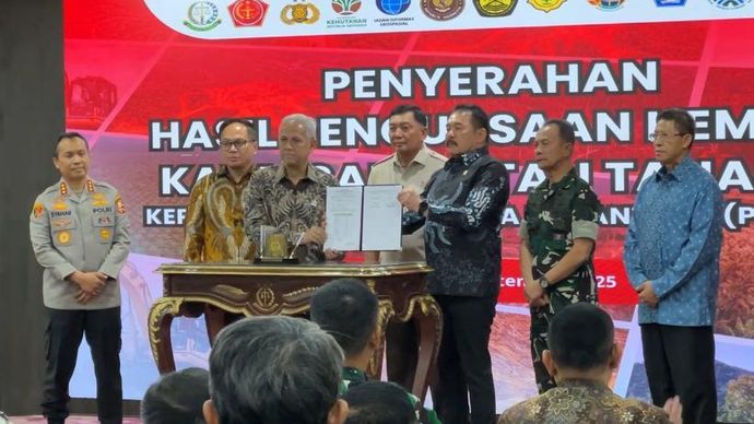 Penyerahan lahan oleh Satgas PKH ke PT Agrinas Palma Nusantara. 