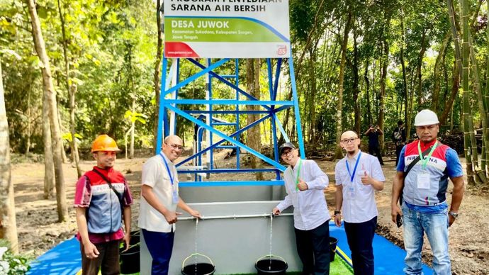 Pertamina membangun 16 titik sumur bor air bersih sekaligus pelatihan pengelolaan rawat sarana air bersih untuk masyarakat di Sragen. (Foto: Istimewa) 