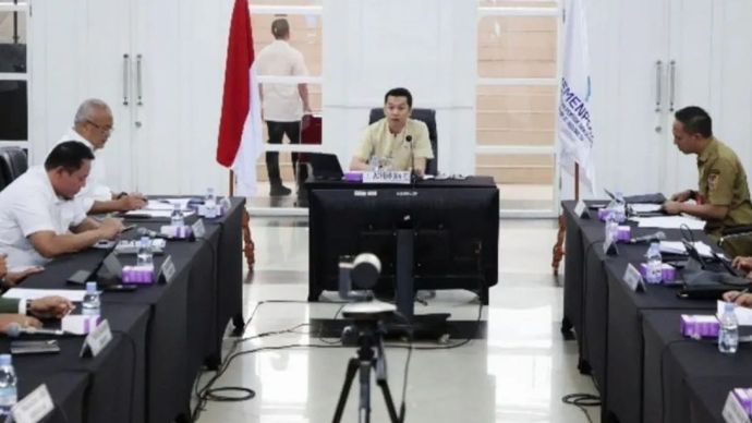 Wakil Menteri Pemuda dan Olahraga Taufik Hidayat memimpin rapat pembahasan substansi Permenpora Nomor 14 Tahun 2024 di Kantor Kementerian Pemuda dan Olahraga RI, Senayan, Jakarta, Senin 15 September 2025. ANTARA/Humas Kemenpora RI/Raiky.