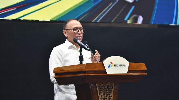 Komisaris Utama Pertamina Mochamad Iriawan memberikan sambutan dan materi Bela Negara saat acara Pelantikan Mahasiswa Baru Universitas Pertamina Tahun Ajaran 2025/2026 yang diselenggarakan di Gor Simprug, Jakarta pada Senin 15 September 2025