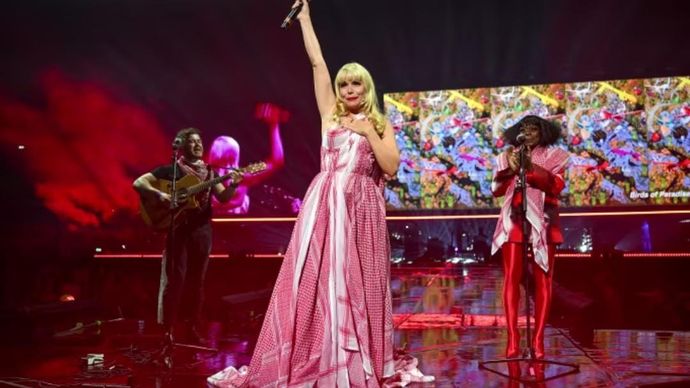 Paloma Faith tampil di atas panggung dalam konser Together For Palestine pada hari Rabu di London, Inggris.