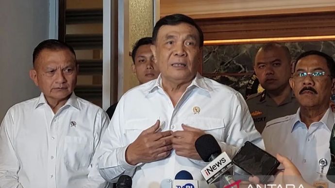 Menko Polkam Djamari Chaniago di kantor Kemenko Polkam, Jakarta Pusat, Rabu, 17 September 2025.