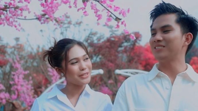 Zainul Basyar &amp; Bulan Madhani - Bukan Cinta Rahasia | Official Music Video,