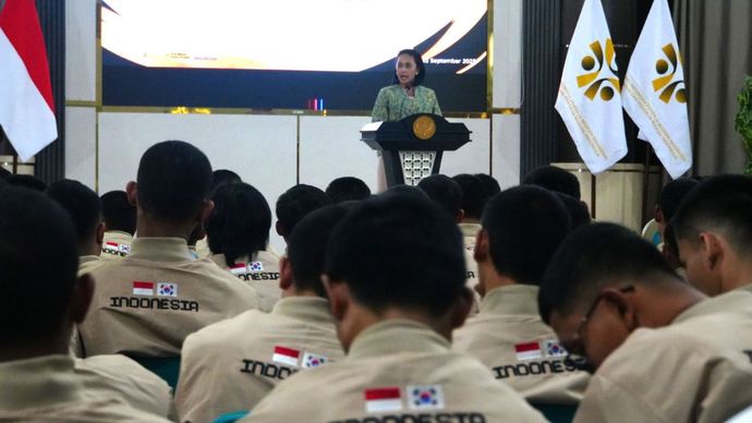 foto wakil menteri perlindungan pekerja