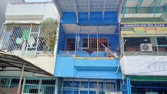Kondisi Kos Ratnasari di Jalan Arwana, Kelurahan Pejagalan, Kecamatan Penjaringan yang menjadi lokasi tewasnya anak perempuan berinisial AR (8) di Jakarta, Senin, 22 September 2025.