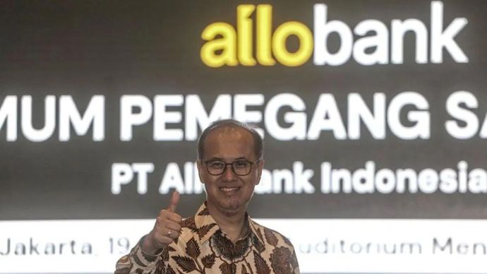 Direktur Utama Allo Bank Indra Utoyo berfoto usai Rapat Umum Pemegang Saham (RUPS) di Menara Bank Mega, Jakarta, Kamis 19 Mei 2022. ANTARA FOTO/Asprilla Dwi Adha/tom/am. (ANTARA FOTO/Asprilla Dwi Adha/ASPRILLA DWI ADHA)