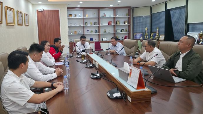 Wakil Menteri Desa dan Pembangunan Daerah Tertinggal (Wamendes PDT) Ahmad Riza Patria menilai koperasi dapat menjadi motor penting dalam memperkuat Badan Usaha Milik Desa (BUMDes). 