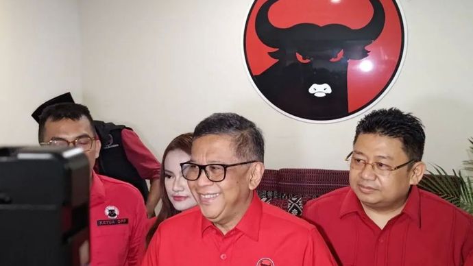 Sekretaris Jenderal DPP PDIP Hasto Kristiyanto memberikan keterangan pers kepada media di Jakarta, Rabu, 24 September 2025.