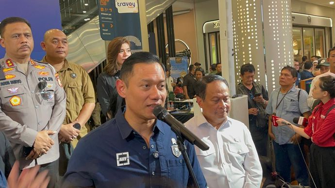 Menteri Koordinator Bidang Infrastruktur dan Pembangunan Kewilayahan Agus Harimurti Yudhoyono (AHY) merespons kemacetan di kawasan Semanggi-Slipi semalam, Rabu, 24 September 2025. 