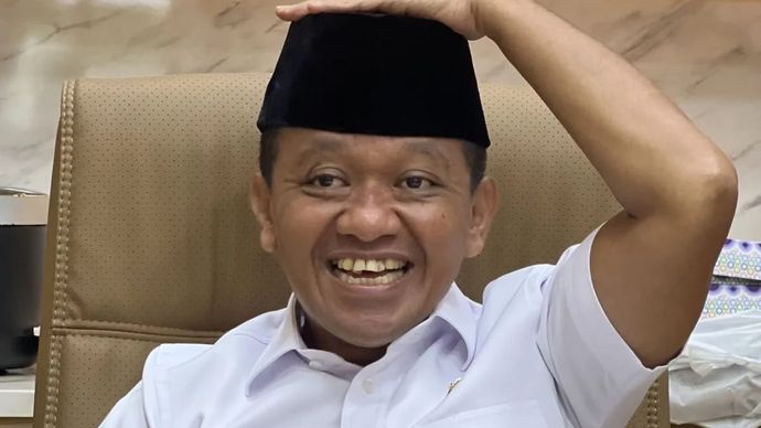Menteri Energi dan Sumber Daya Mineral (ESDM) Bahlil Lahadalia memberi keterangan di Kantor Kementerian ESDM, Jakarta, Jumat 26 September 2025. (ANTARA/Putu Indah Savitri)