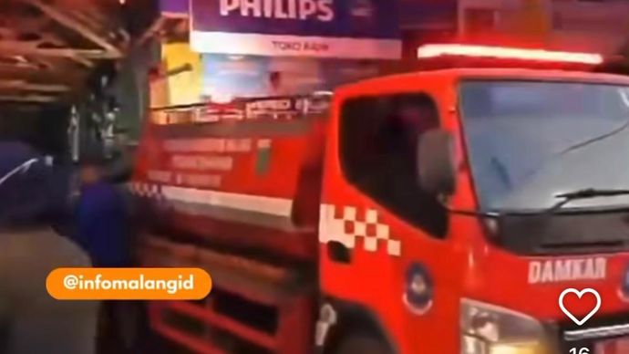 Kebakaran di Pasar Ngebrok, Sumberpucung, Kabupaten Malang. 