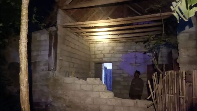Rumah warga terdampak gempa di Kecamatan Wongsorejo, Banyuwangi, jawa Timur.