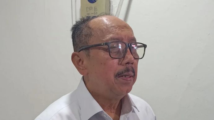 Ketua LPSK Brigjen Polisi (Purn) Achmadi berbicara kepada awak media di komplek parlemen, Jakarta, Senin, 29 September 2025.