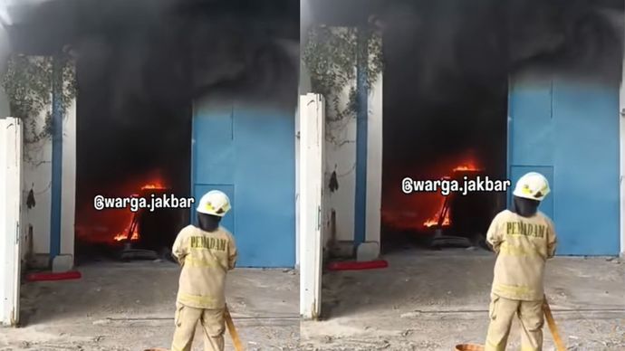 Telah terjadi Kebakaran diduga sebuah pabrik di wilayah Kapuk Jakarta Barat, Tepatnya di belakang Perum Casa Jardin, Kapuk Cengkareng, Kamis (02/10/2025)
