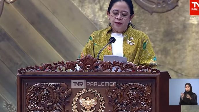 Ketua DPR RI Puan Maharani saat memimpin rapat paripurna khusus. 