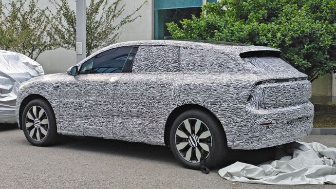 SUV listrik AUDI terbaru terlihat di China dengan fitur pengenalan wajah. (Foto: Istimewa via ArenaEV)  