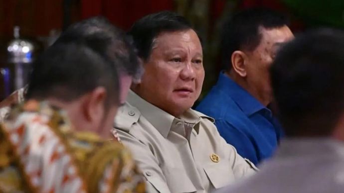 Presiden Prabowo Subianto memimpin rapat terbatas yang diikuti oleh sejumlah menteri dan kepala badan di kediaman pribadi Presiden, Jalan Kertanegara, Jakarta, Minggu 5 oktober 2025. ANTARA/HO-Sekretariat Kabinet.