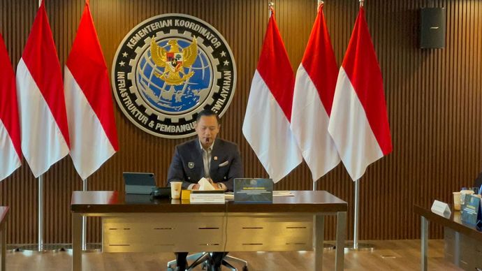Menteri Koordinator Infrastruktur dan Pembangunan Kewilayahan Agus Harimurti Yudhoyono (AHY) menegaskan bahwa pIndonesia bebas dari truk bermuatan lebih atau overdimension overload (ODOL) tidak bisa lagi ditunda. 