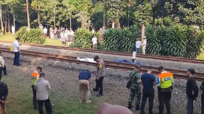 Senin (6/10/25) Seorang Pria di Laporkan Tersambar Kereta di Tanah Kusir Jakarta Selatan, Sudah Dalam Penanganan Petugas.