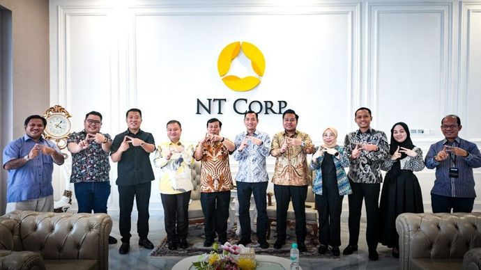 Ketua KPI Pusat, Ubaidillah, bersama sejumlah komisioner melakukan audiensi dengan Presiden Komisaris NT Corporation, Nurdin Tampubolon dan jajaran direksi Nusantara TV, di NT Tower, Pulomas Selatan, Kayu Putih, Jakarta Timur, pada Selasa, 7 Oktober 2025.