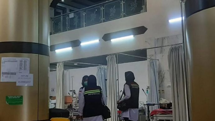 Potret Petugas Penyelenggara Ibadah Haji (PPIH) Arab Saudi yang bertugas di Klinik Kesehatan Haji Indonesia (KKHI) Mekkah, Selasa 4 Juli. (ANTARA/HO-MCH 2023)