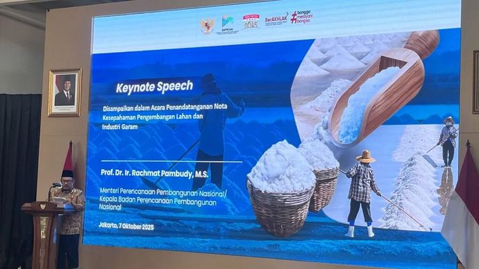 Menteri Perencanaan Pembangunan Nasional/Kepala Badan Perencanaan Pembangunan Nasional (PPN/Bappenas) Rachmat Pambudy dalam agenda Penandatanganan Kerja Sama Pengembangan Lahan Garam dan Industri di Gedung Bappenas, Jakarta, Selasa 7  Oktober 2025. ANTARA/ (Muhammad Baqir Idrus Alatas)