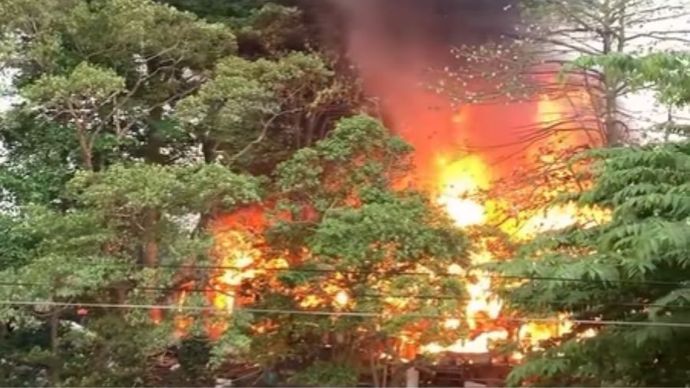Kebakaran Hebat Hanguskan Lapak dan Pabrik Tahu di Pengadegan