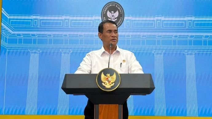 Menteri Pertanian Andi Amran Sulaiman memberikan keterangan pers di Kantor Presiden, Kompleks Istana Kepresidenan, Jakarta, Kamis 9 Oktober 2025. ANTARA/Genta Tenri Mawangi