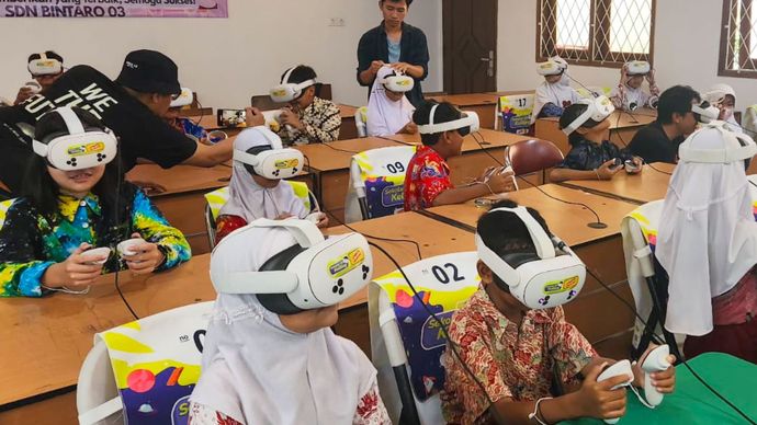 Ajak 7.500 Siswa Belajar Tata Surya, WIR Group dan Mayora Champion Hadirkan Teknologi Virtual Reality