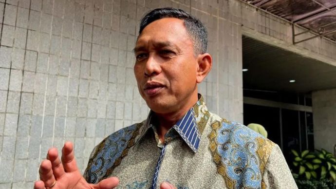 Direktur Utama Perum Bulog Ahmad Rizal Ramdhani menjawab pertanyaan awak media di sela menghadiri serah terima jabatan (sertijab) Kepala Badan Pangan Nasional (Bapanas) dari Arief Prasetyo Adi kepada Andi Amran Sulaiman yang juga Menteri Pertanian di Jakarta, Senin 13 Oktober 2025. ANTARA/Harianto