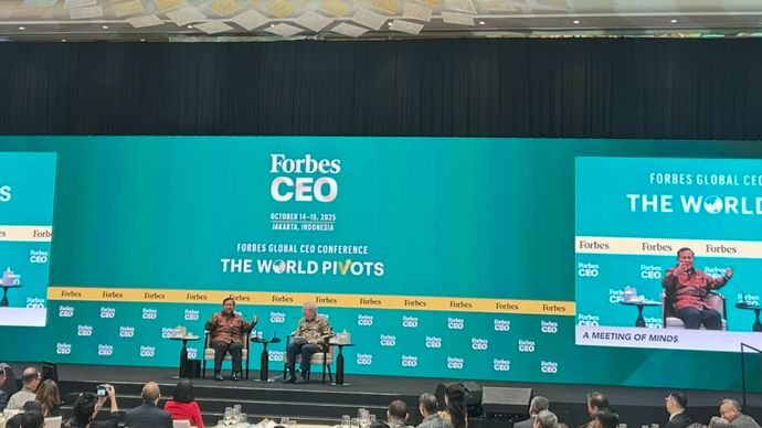 Presiden Republik Indonesia Prabowo Subianto menghadiri Forbes Global CEO Conference 2025 yang berlangsung di Hotel The St. Regis, Jakarta