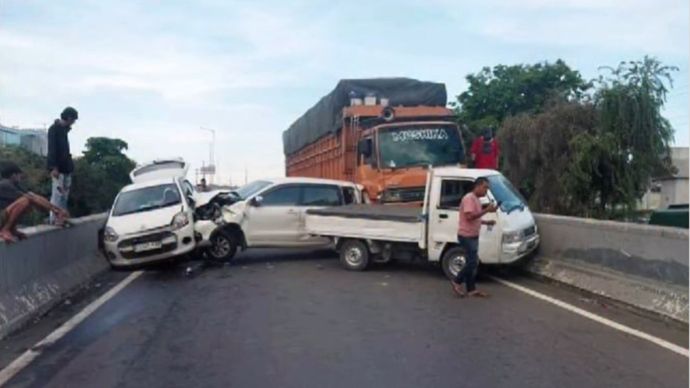 Kecelakaan di Turunan Ancol