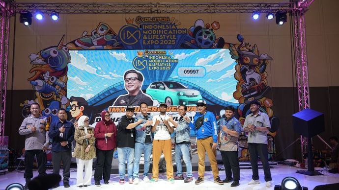 Pemenang Ayla Retro Future pada program Super Giveaway Bahagia Sejak Pertama. (Foto: Istimewa/Daihatsu Indonesia)
