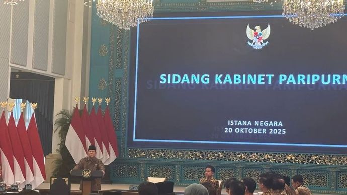 Presiden Prabowo Subianto memimpin Sidang Kabinet Paripurna dalam rangka satu tahun pemerintahan di Istana Negara Jakarta, Senin (20/10/2025).