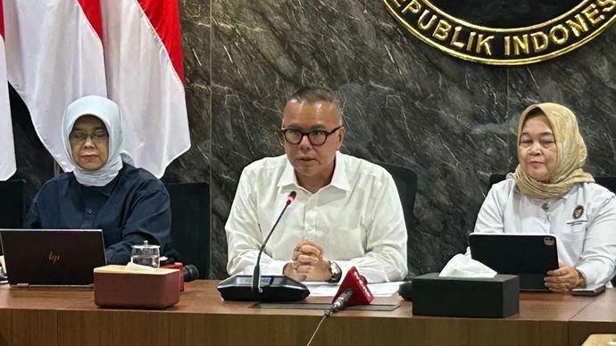 Ketua Bidang Diplomasi dan Komunikasi Satgas Penanganan Radiasi Radionuklida Cs-137 Bara KrishnaHasibuan dalam jumpa pers di Jakarta, Senin 20 Oktober 2025. (ANTARA/Maria Cicilia Galuh)