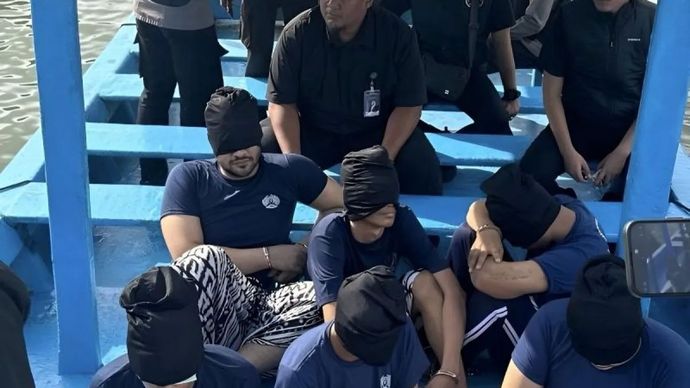 Direktorat Jenderal Pemasyarakatan memindahkan enam narapidana berisiko tinggi asal Jakarta, termasuk pesohor Ammar Zoni, ke Nusakambangan, Jawa Tengah, Kamis (16/10/2025). 