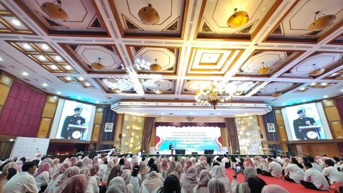 Menteri Sosial Saifullah Yusuf Saifullah Yusuf memberikan pemaparan terkait capaian kementeriannya dalam acara &ldquo;Tasyakuran Satu Tahun Pemerintahan Prabowo-Gibran&rdquo; di Jakarta, Senin, 20 Oktober 2025.ANTARA/M Riezko Bima Elko Prasetyo