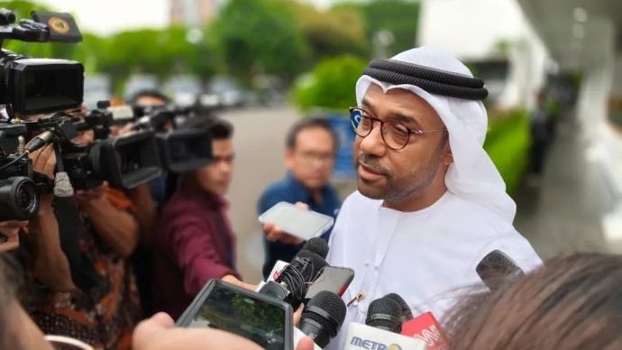 Duta Besar Persatuan Emirat Arab (PEA) untuk Indonesia Abdulla Salem Al Dhaheri menyampaikan keterangan seusai bertemu Presiden RI Prabowo Subianto di Istana Negara, Jakarta, Selasa, 21 Oktober 2025. (ANTARA/Andi Firdaus)