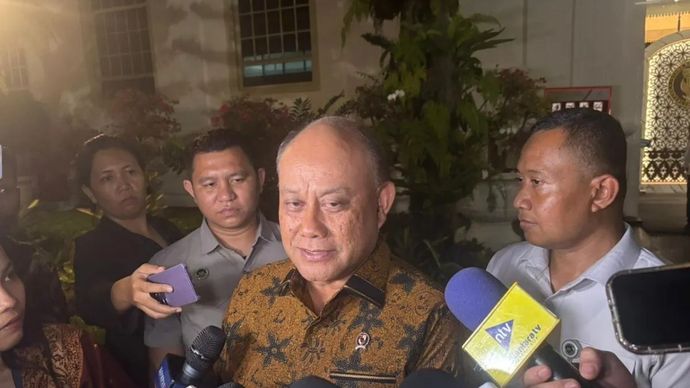 Kepala Badan Gizi Nasional (BGN) Dadan Hindayana saat ditemui usai menghadiri Sidang Kabinet Paripurna di Istana Kepresidenan Jakarta, Senin, 20 Oktober 2025. ANTARA/Mentari Dwi Gayati