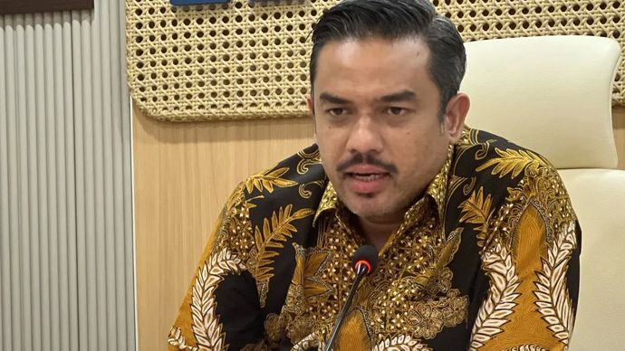 Menteri Usaha Mikro, Kecil, dan Menengah (UMKM) Maman Abdurrahman memberi keterangan ketika ditemui di Kementerian UMKM, Jakarta, Rabu (22/10/2025).