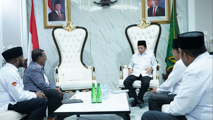 Menteri Agama Nasaruddin Umar saat berdiskusi dengan tokoh dan masyarakat Papua
