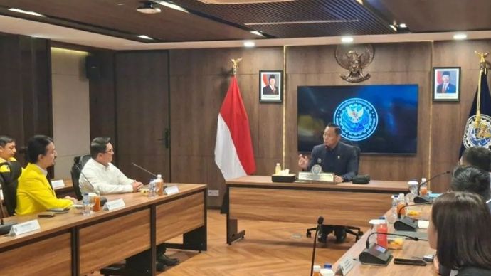 Menteri Koordinator Bidang Infrastruktur dan Pembangunan Kewilayahan (Menko IPK) Agus Harimurti Yudhoyono (AHY) dalam pertemuan dengan Rektor UI dan Ikatan Alumni UI serta PP Ikastara di Jakarta, Rabu, 22 Oktober 2025. (ANTARA/Aji Cakti)